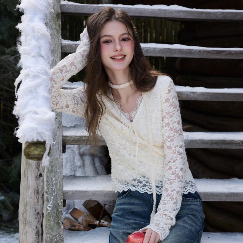 Sancai Women's V-Neck Lace Slim-Fit Blouse