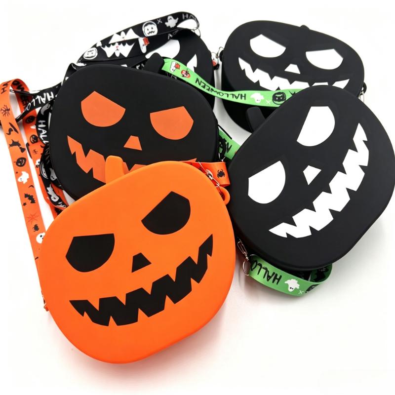 Halloween Pumpkin Silicone Crossbody Bag Waterproof Pumpkin Makeup Storage Purse With Ghost Printed Strap Party Cosplay Bag