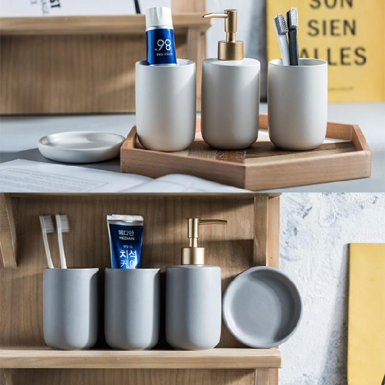 4 Pezzi Dispenser Sapone Bottiglia Detersivo Bagno Porta Spazzolino Tazza Set Scaffale Lozione