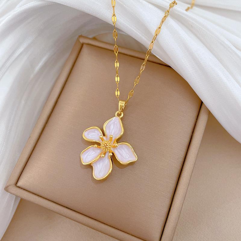 Versatile Flower Personalized Palace Style Necklace for Women A311