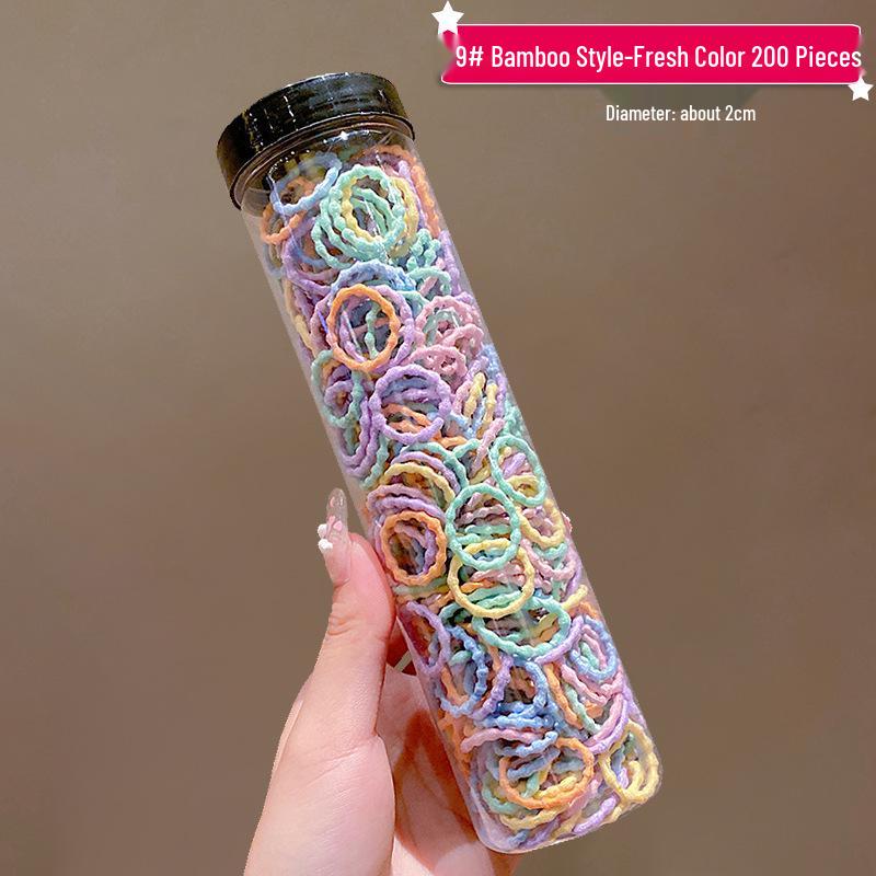 

Не повреждающие эластичные резинки для волос: Идеально для детских хвостиков и конфетно-цветных причесок маленькой девочки.