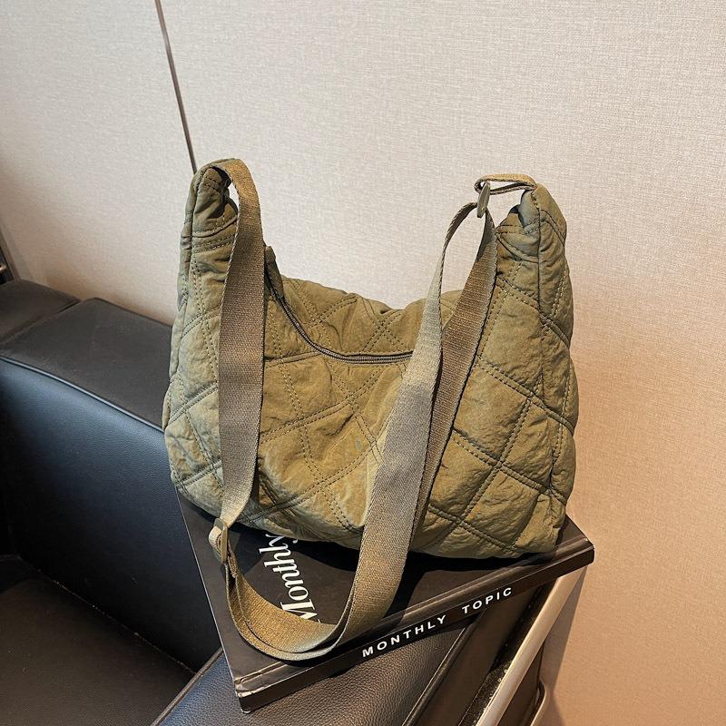 Bag women's large-capacity new casual messenger cloth bag diamond commuter dumpling bag