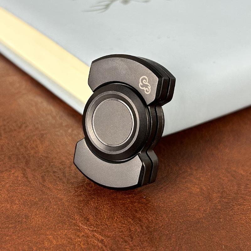 Stainless Steel Three-Body Small Square Fingertip Gyro Edc Toy Paipai Coin Push Card Decompression Artifact Ppb