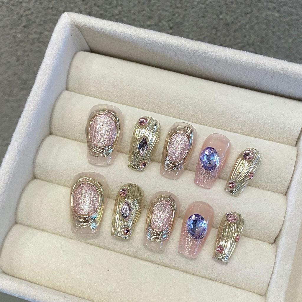 

100% РУЧНАЯ РАБОТА Набор накладных ногтей средней формы в форме гроба с клеем Фиолетовый бриллиант Buccellati Кошачий глаз Короткий стиль Нажмите на ногти Накладные ногти Многоразовые ногти XS