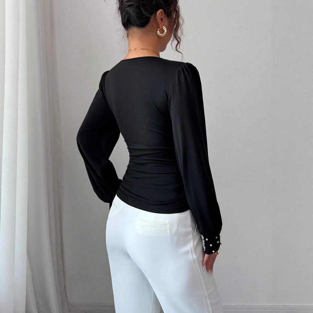 New V-neck Fashion Hand-stitched Pearl Solid Color Long-sleeved Slim T-shirt for Women In Autumn and Winter