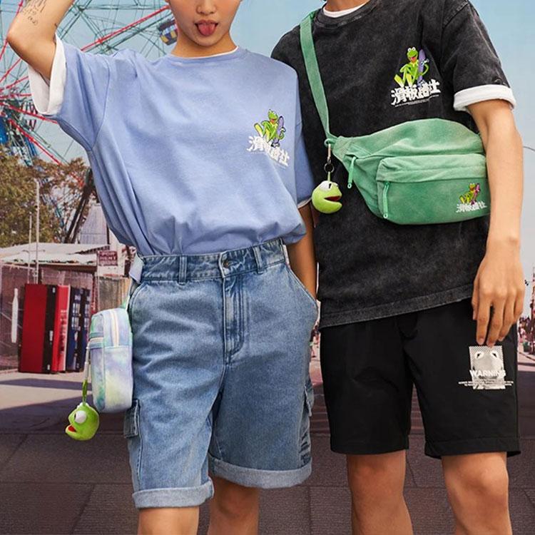 Li Ning X Disney Muppets Collection Logo Print Washed Denim Shorts Men Shorts Blue AJSR007-1