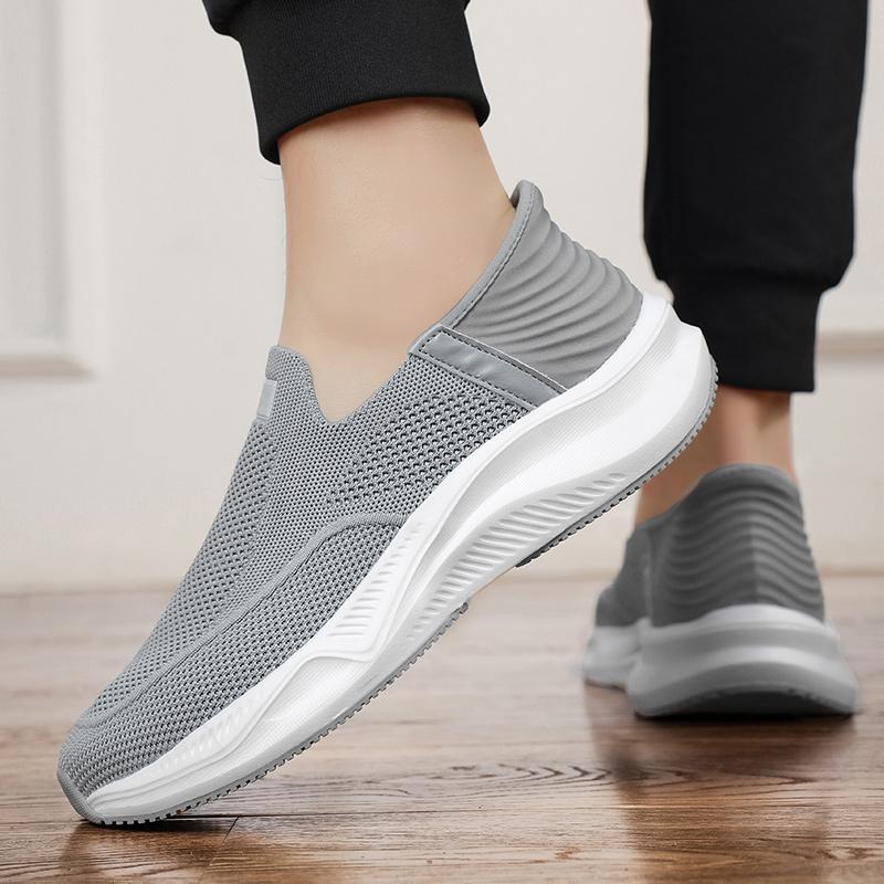 New Comfortable Super Light Thick Soled Slip-on Flying Elastic Mesh Socks Shoes Men's Casual Sports Walking Shoes