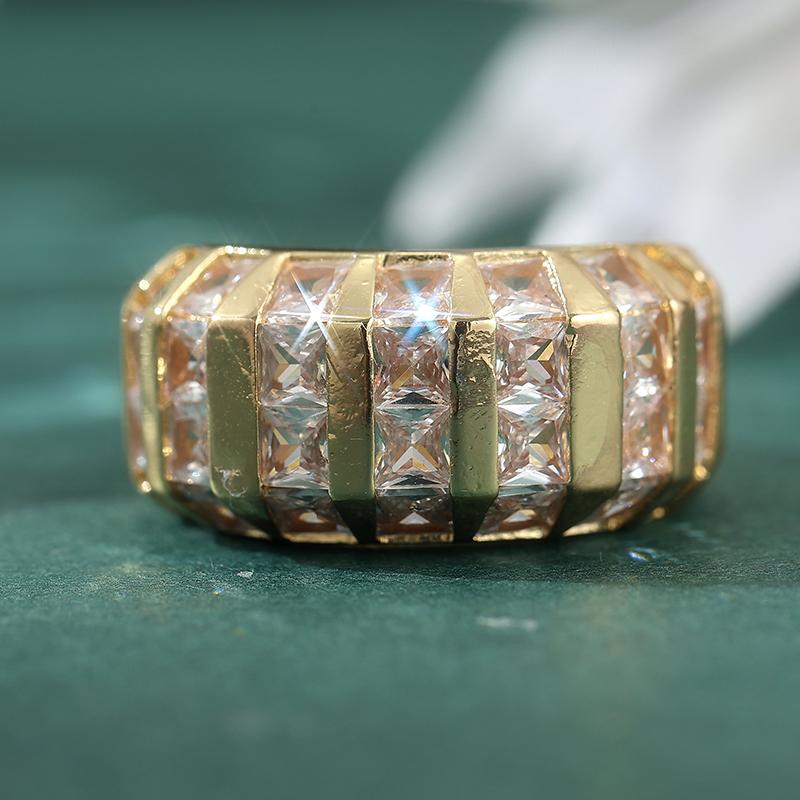 Charm Sparkling Synthetic Zirconia Golden Plated Ring for Women Romantic Elegant Temperament Banquet Wedding Engagement Jewelry