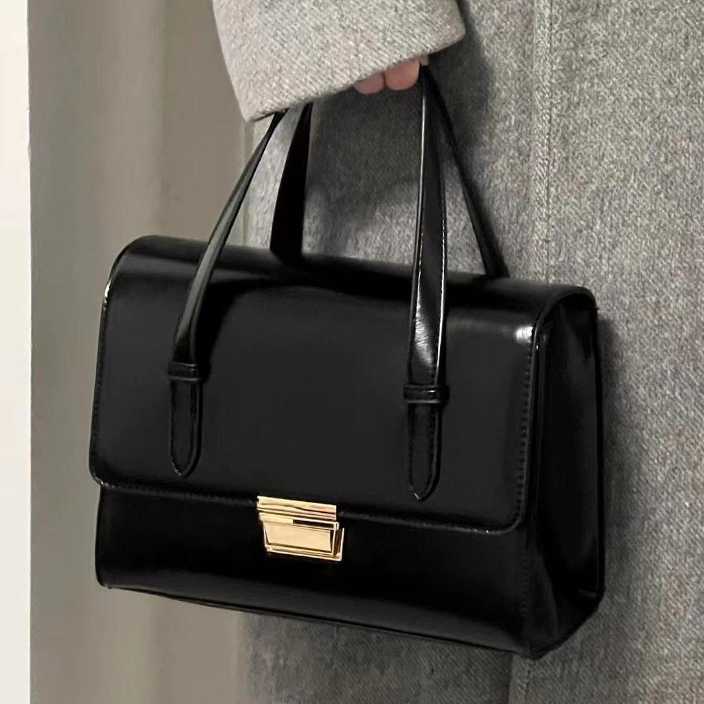 Japanese Style Retro Black Handbag Women Leather Large Capacity Business Trip Sle Briefcase Ladies Campus Literary Shoulder Bags