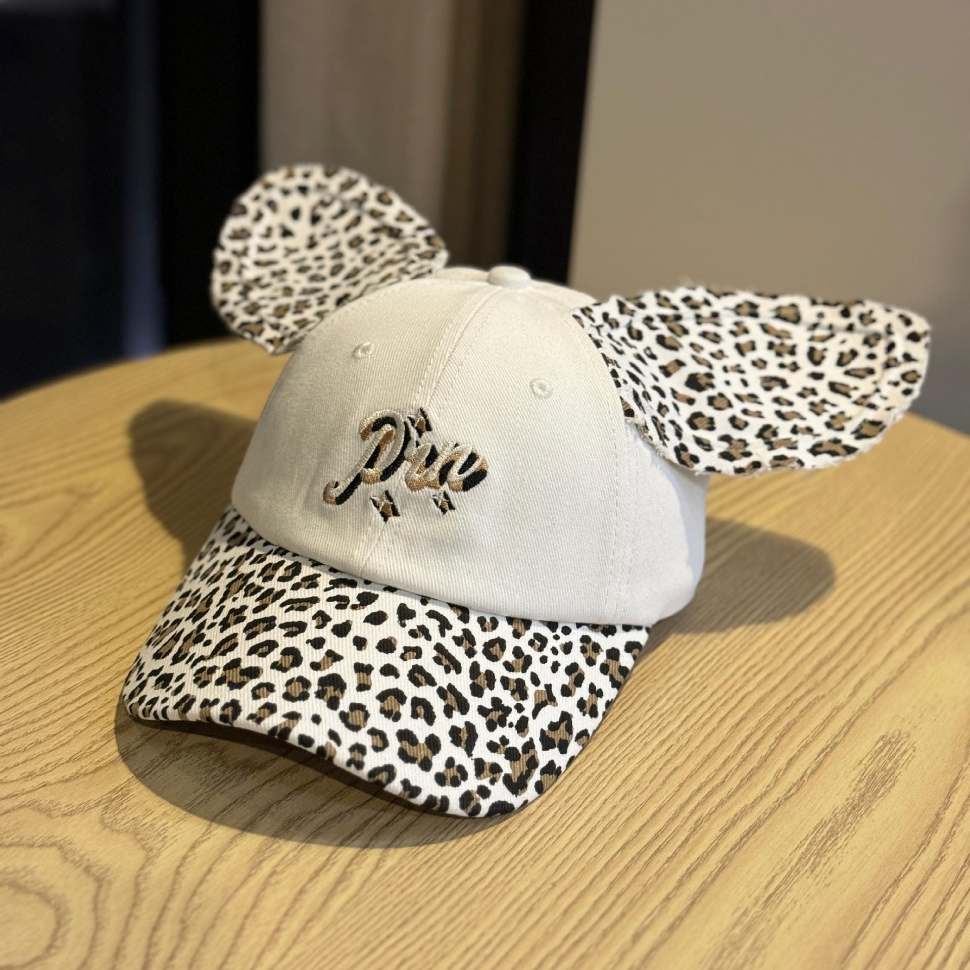 

New personalized retro cartoon bear and rabbit ear baseball cap for men and women, leopard print casual sunshade cap, trendy Adult54-60Adjustable бежевый