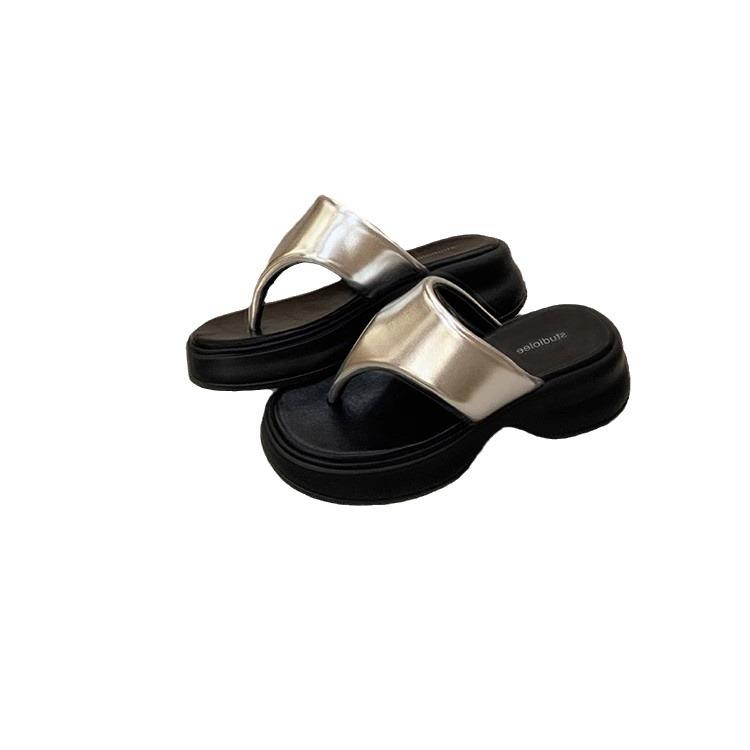 The spot is sent in seconds! Grape mother has the same shoes, small people are fashionable, thick soles increase the feeling of stepping on 