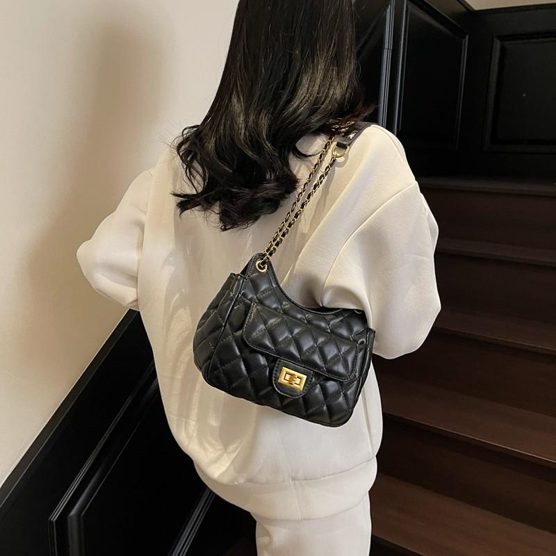 IELGY Diamond Chain Shoulder Bag Spring Summer Trendy Cross-body Bucket Bag