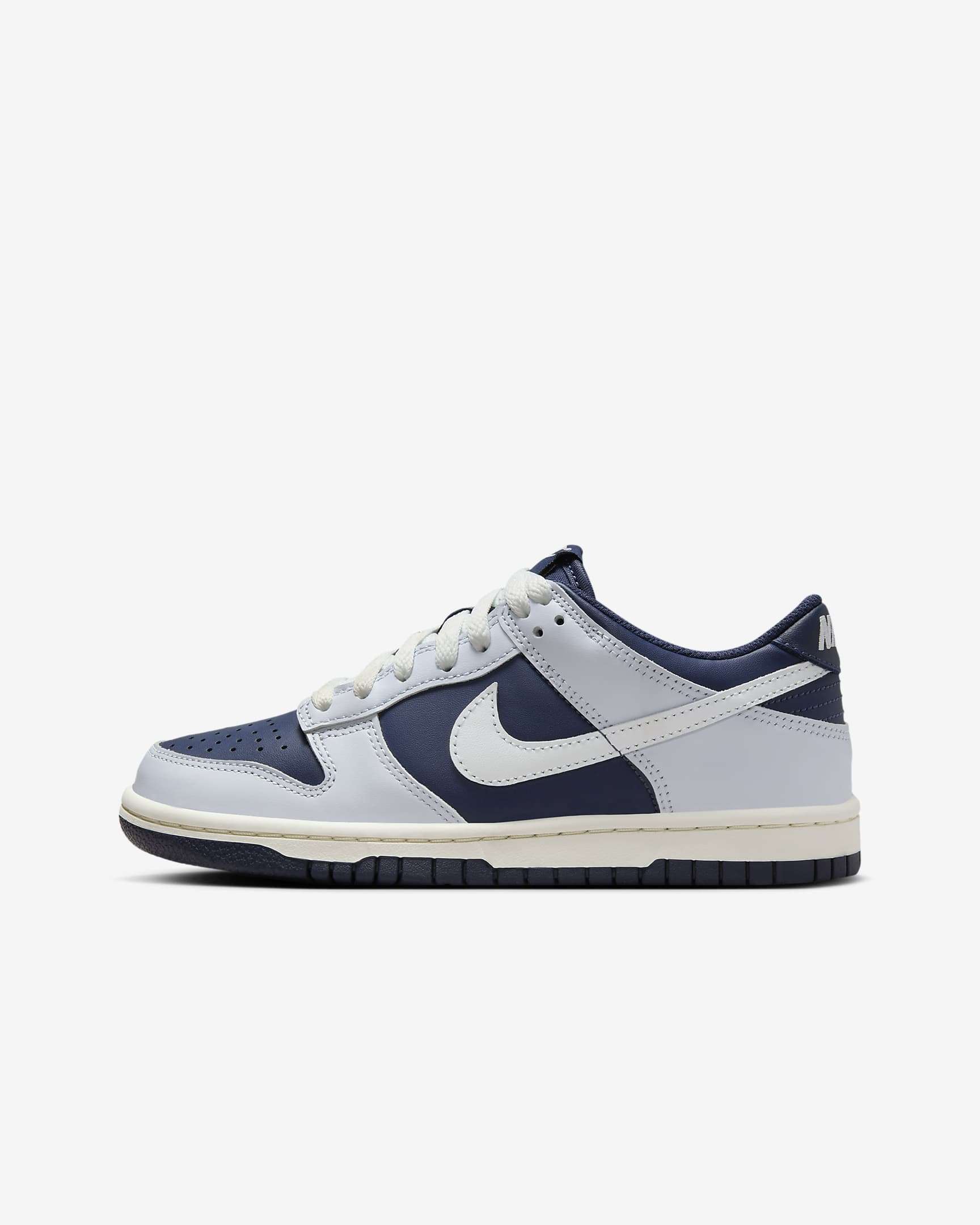 

Кроссовки Nike Dunk Low Junior FB9109-002 Детские