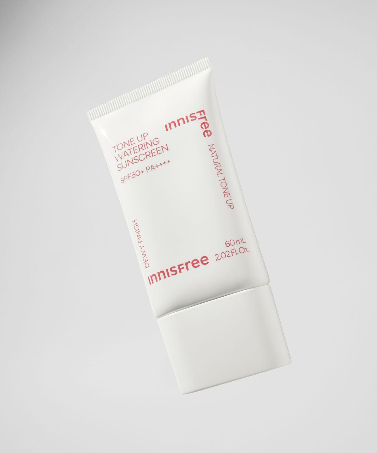 Тонирующий увлажняющий солнцезащитный крем SPF50+ PA4+ 60 мл