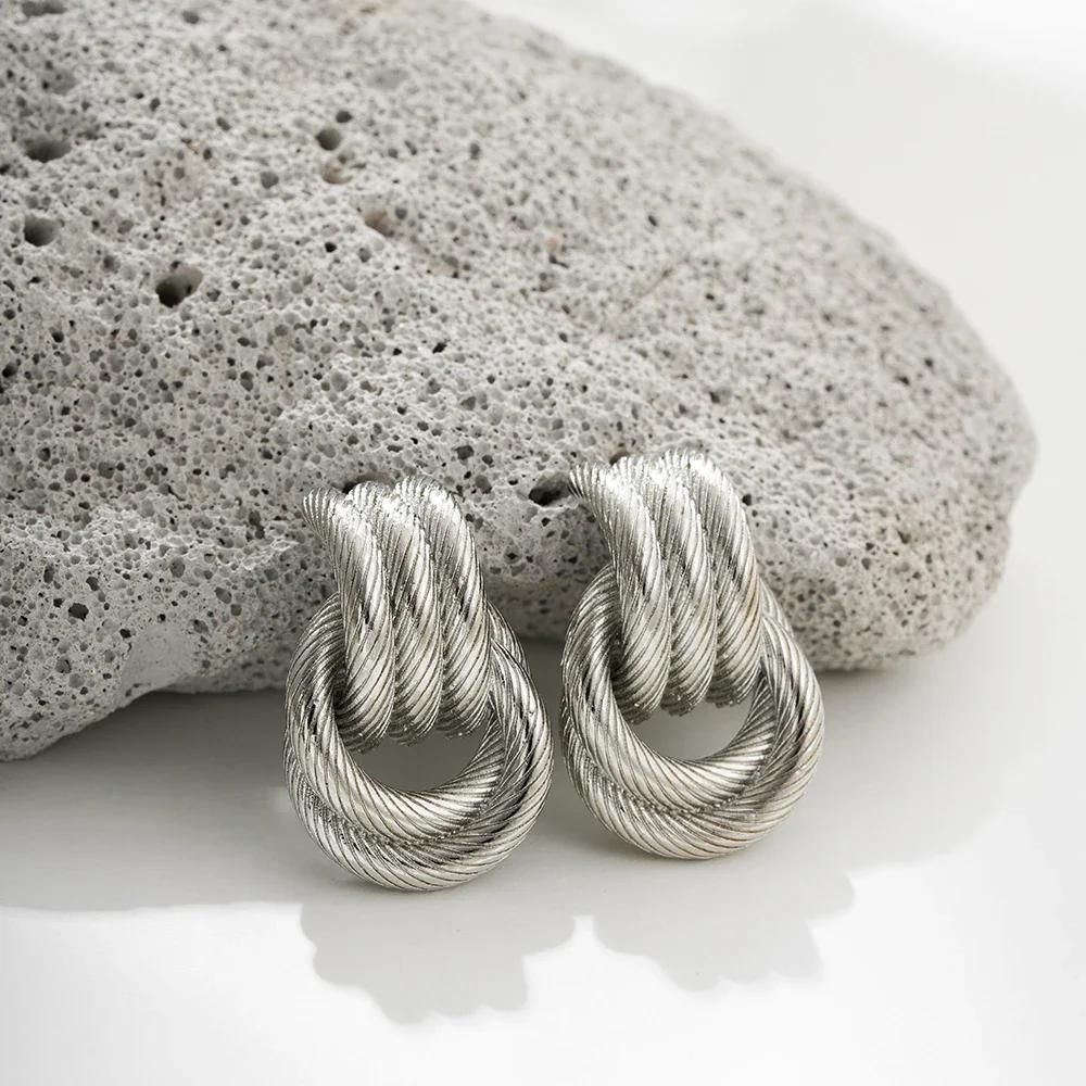 Vintage Gold Plated Metal Thread Texture Knot Hoop Earrings Gold Plated Gold Color Three-Layer Circle Earring Jewelry for Women серебряный