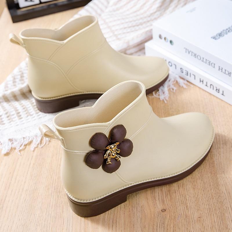 Women's Fashionable Outdoor Anti Slip Short Tube Rain Boots And Water Shoes