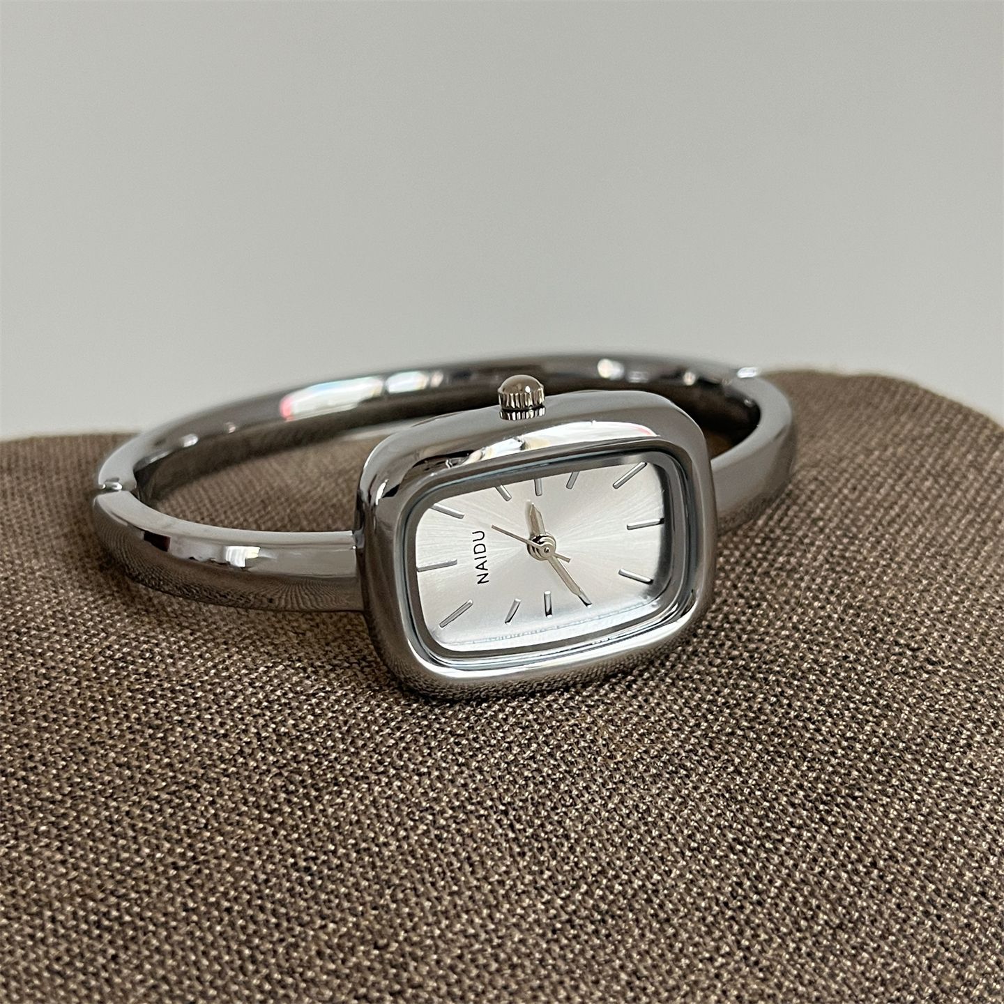 Niche Personality Design Sense South East Asia Light Luxury High-End Women S Watch Exquisite Women S Bracelet Watch