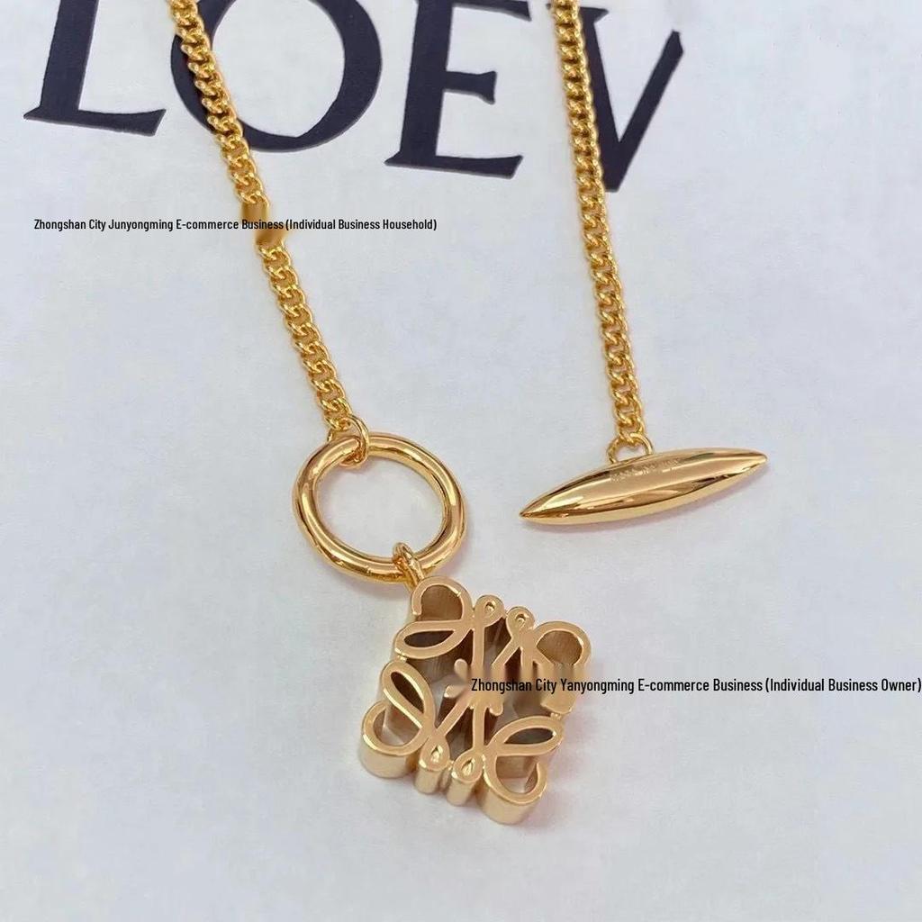 Loewe Quadrat Ruyi-Knoten OT-Schnalle Halskette - Einzigartige Hohlmondkuchen-Schlüsselbein-Kette für Damen