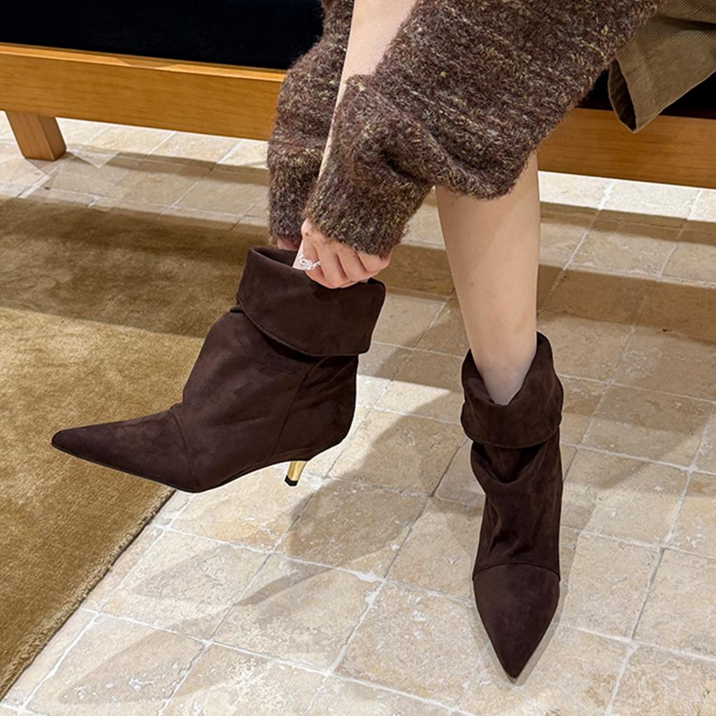 Niche Retro Pointed Pleated Piled Boots Women's Winter New Thin Heel Short Boots Cat and Thin Boots Fashion Boots