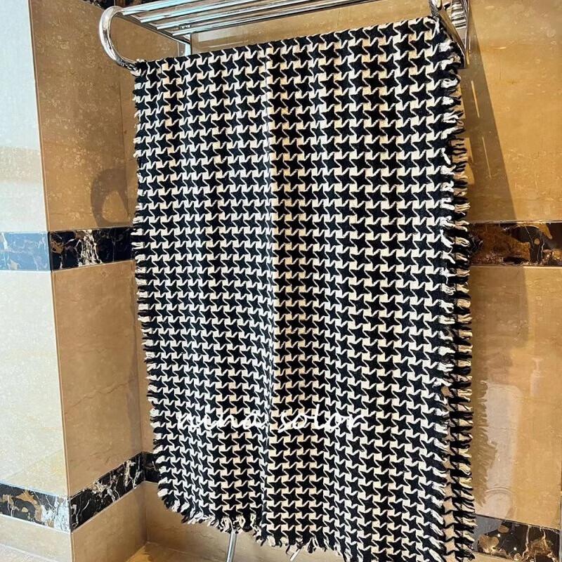 NINA SOLOR 100% Cashmere Double-Sided Houndstooth Scarf Shawl
