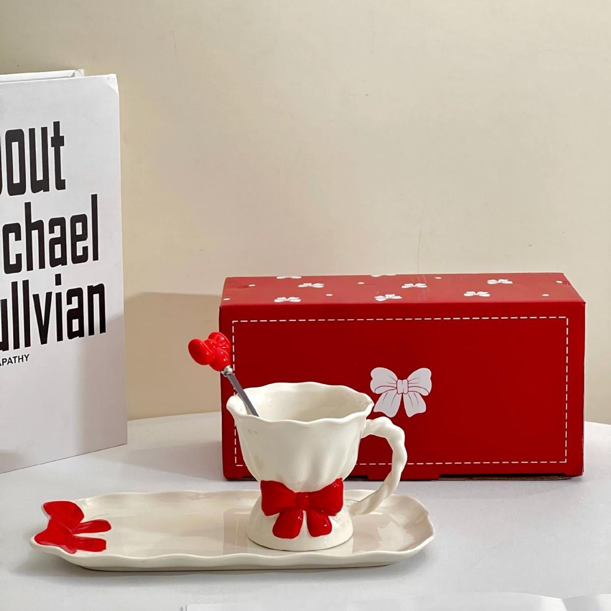 

Высоко выглядящая керамическая кружка в форме банта Домашний изысканный набор для послеобеденного чая Одна чашка одна тарелка для лучшего друга Чашка 230ML