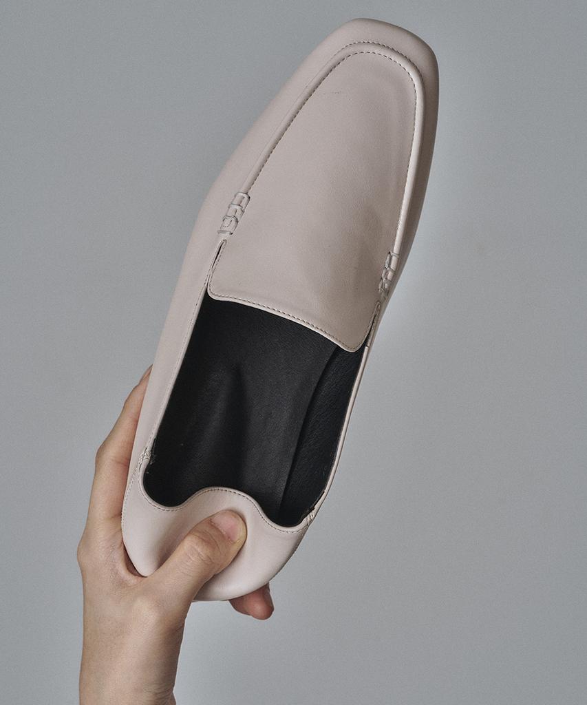 Phase Moon Pure Plain Classic Loafer (Cream)