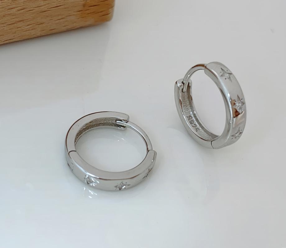 925 Sterlingsilber Achtzackiger Stern Zirkon Ohrklemmen - Retro-Design mit Einzigartiger Textur und Modischem Temperament