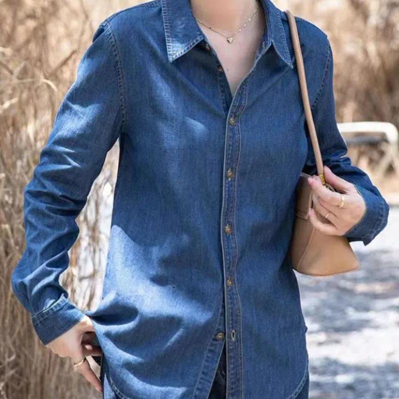 Women's Non-rolled Dark Blue Soft Denim Shirts Are Layered Over Long-sleeved Full-shoulder Tops In Autumn and Winter
