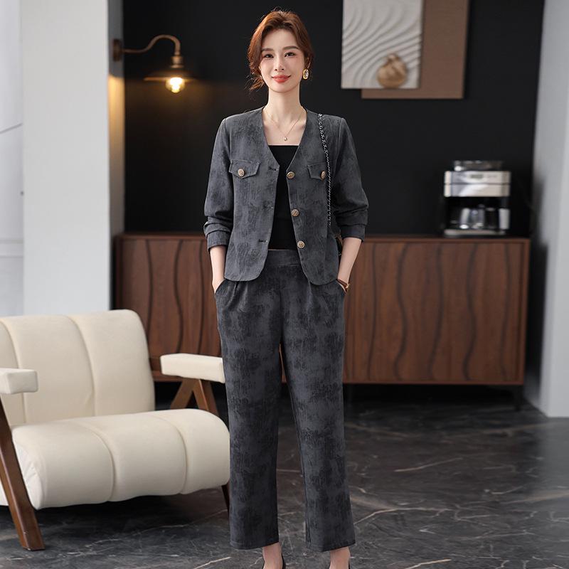 Women's Spring Blazer & Cardigan Set: Elegant Two-Piece for Middle-Aged and Elderly