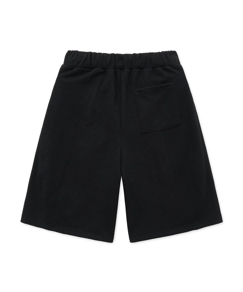 WEST GRAND BOULEVARD Curved Cut Wide One-Puck Sweat Shorts Black