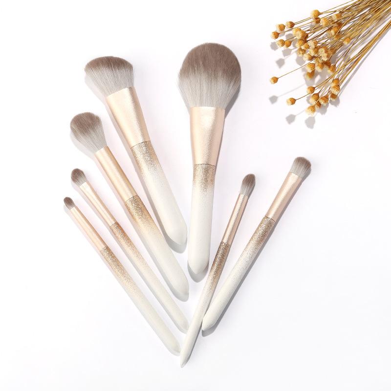New fashionable 7-pack makeup brush set, super soft and skin-friendly makeup tool makeup brush set