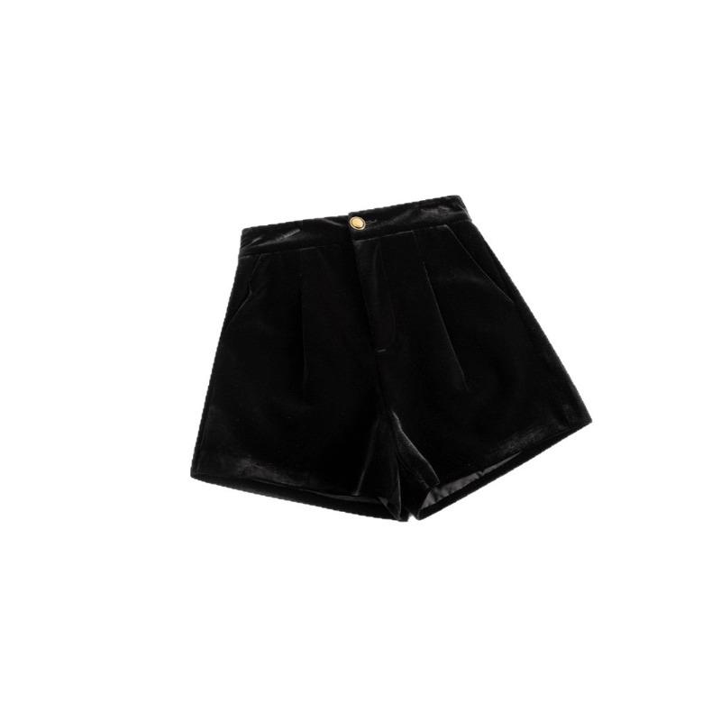 Black gold velvet shorts women's autumn and winter velvet small man wearing high waist and thin loose wide leg a word bottoming boots