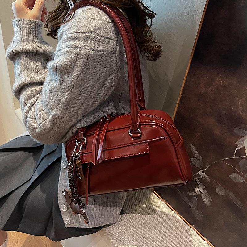 2025 early autumn model high-end sense large-capacity shoulder bag women's casual versatile bag temperament handbag