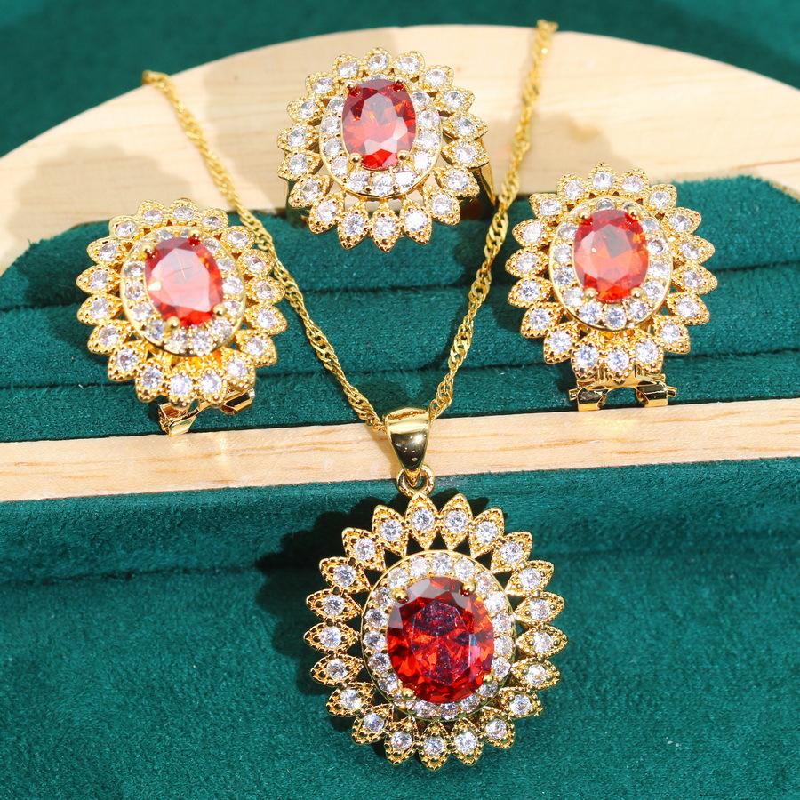 

Костюм-тройка в стиле хип-хоп невесты с цирконами и серьгами 10 yards