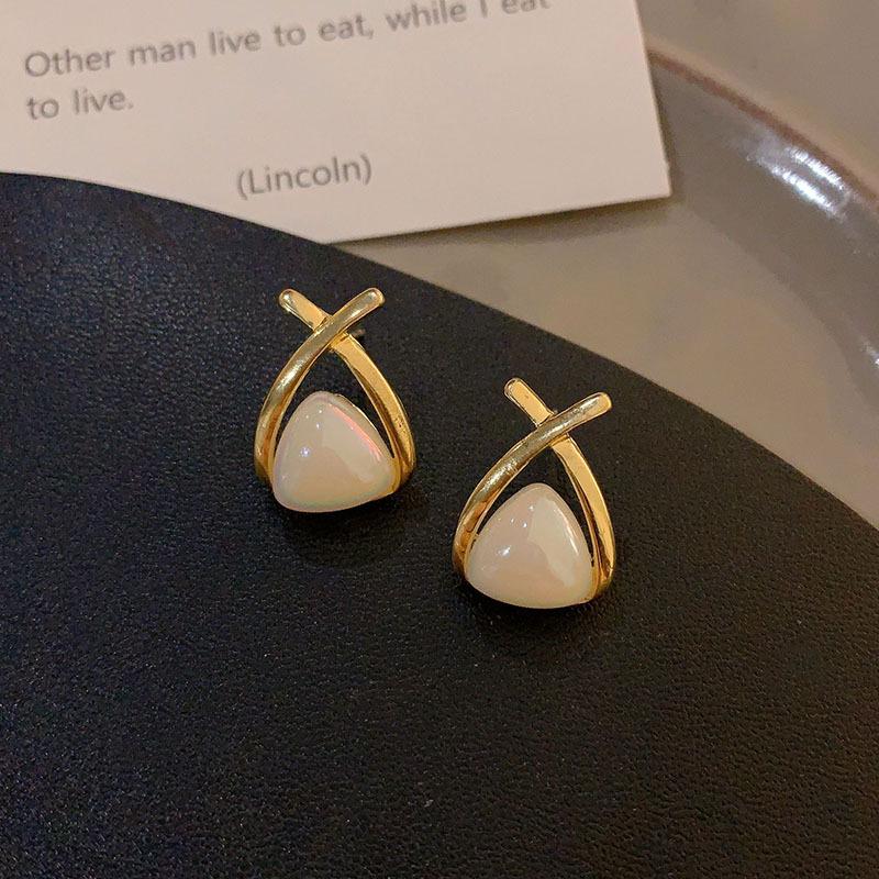 Medieval Vintage Silver Needle Earrings, Temperament Light Luxury Court Style Pearl Earrings Versatile High-end Retro Earrings