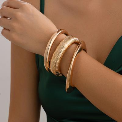 Texture métallique exagérée ressort bracelet géométrique lisse style futuriste simple bijoux de main Bracelet