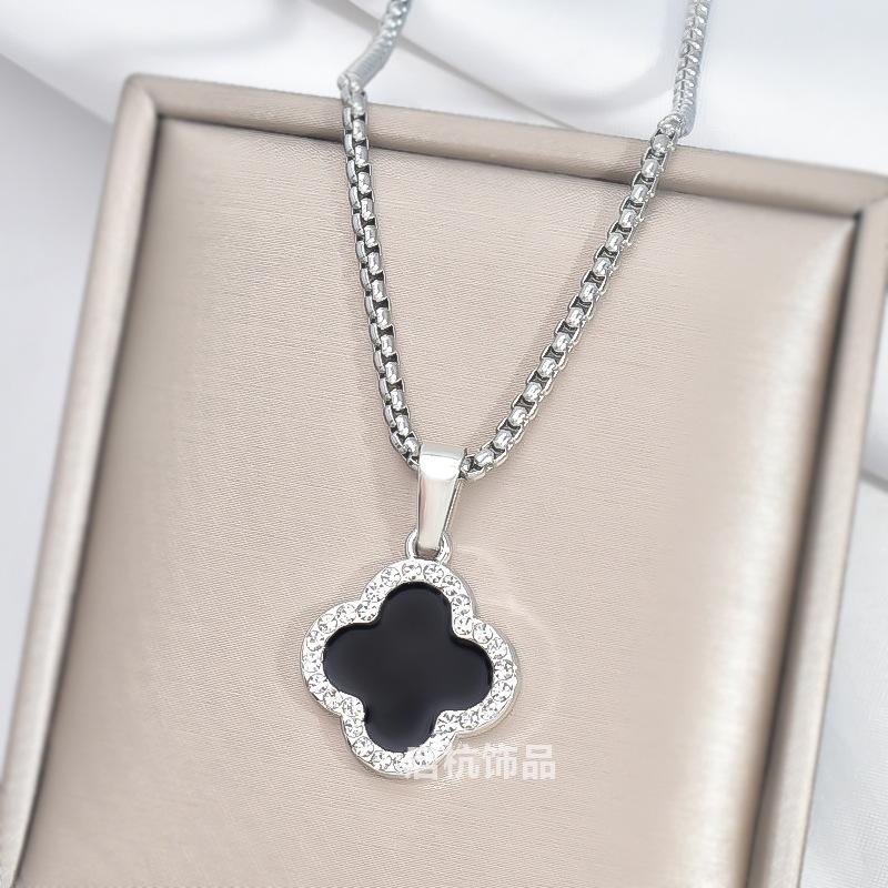 Four-Leaf Clover Necklace Women'S High-Value Versatile Trend Diamond-Encrusted Pendant Autumn And Winter Sweater Chain
