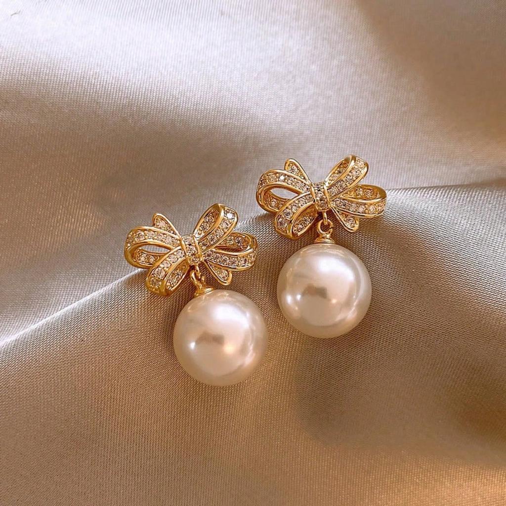 1 Pair of Cute Female Earrings, Bow Shaped Pearl Earrings, Inlaid with Synthetic Zircon Earrings, Suitable for Daily Wear and Holiday Gift Giving