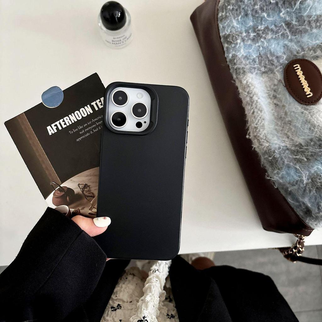 iPhone 15 Pro Max Silicone Case with Large Holes, Frosted Design, Ultra-Thin, Solid Color - Suitable for Men and Women.