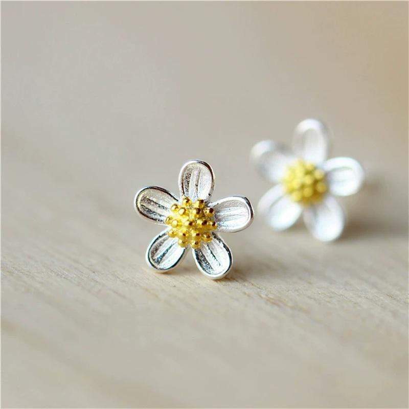 

White Color Daisy Mini Small Stud Earring for Women Temperament Zircon Christmas Girlfriend Gift