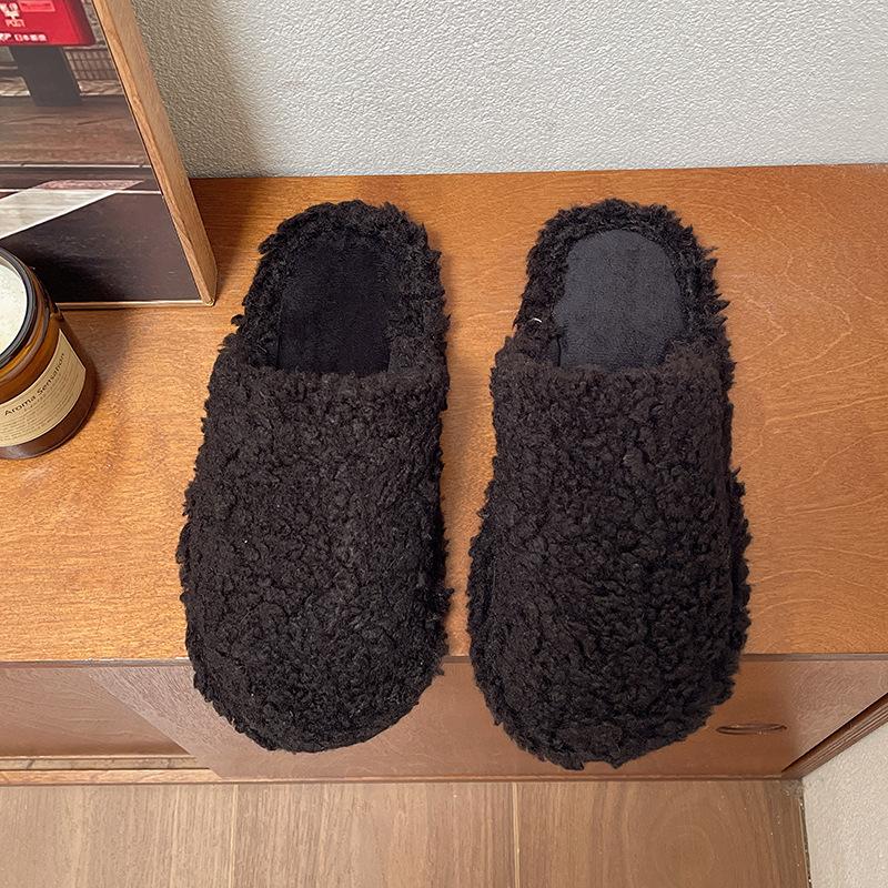Lamb wool slippers women's wear 2025 new winter Korean version flat-bottomed lazy Muller shoes with velvet bag head half drag