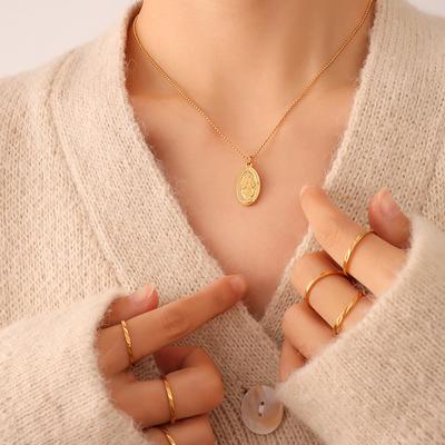 Retro Style Niche Design Fashionable Portrait Oval Pendant Necklace, Titanium Steel Plated 18K Gold Collarbone Chain