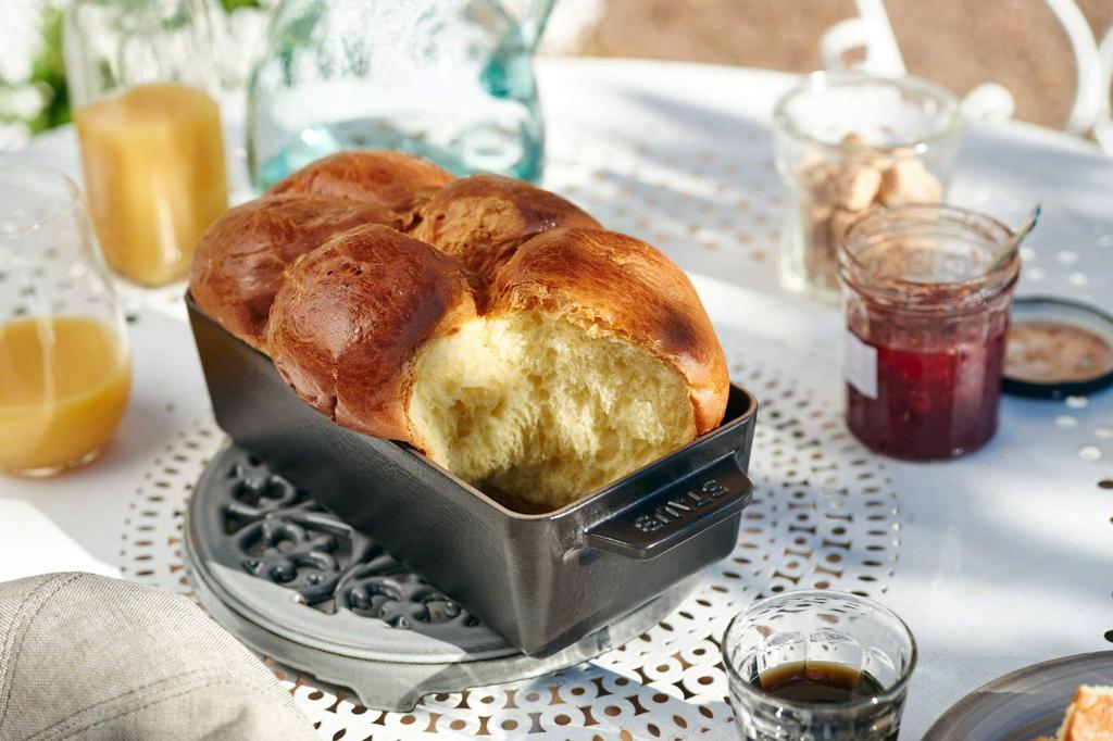 Staub Cake & Bread Pan (without lid), Black, 23cm x 11.5cm, Cake and Bread Pan, Induction Compatible, Officially Sold in Japan, Specialty 40501-046
