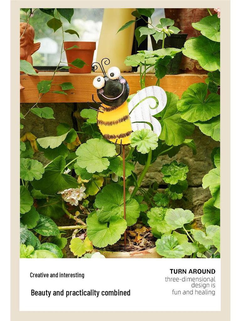 Cartoon-Tier- und Blumenschmuck: Garten- & Hofdekoration
