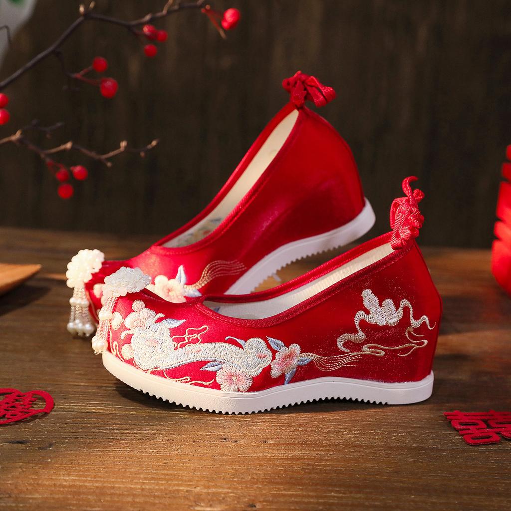 Embroidered Shoes Fringed Hanfu Shoes Antique Xiuhe Shoes Chinese Inner Heightening Cloth Shoes