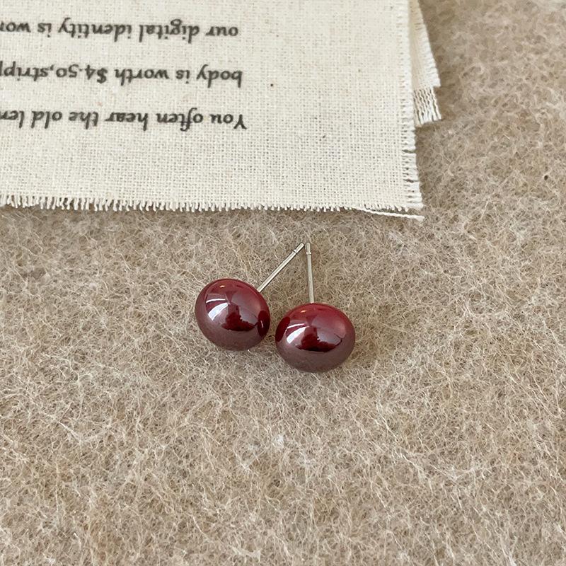 Серьги-гвоздики холодного серо-красного цвета с легким жемчугом, коллекция женских легких роскошных модных универсальных сережек