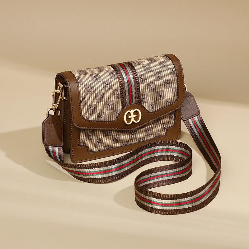 Bag Women's New Autumn and Winter Retro Shoulder Bag Fashion Messenger Bag Fashion Small Square Bag Commuter Mother Women's Bag