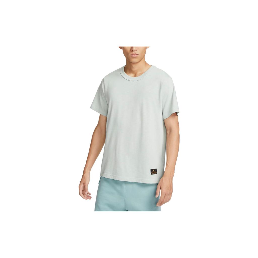 Nike T Shirts Men's Light Silver Crew Neck Moderate Straight Fit FN2646-034