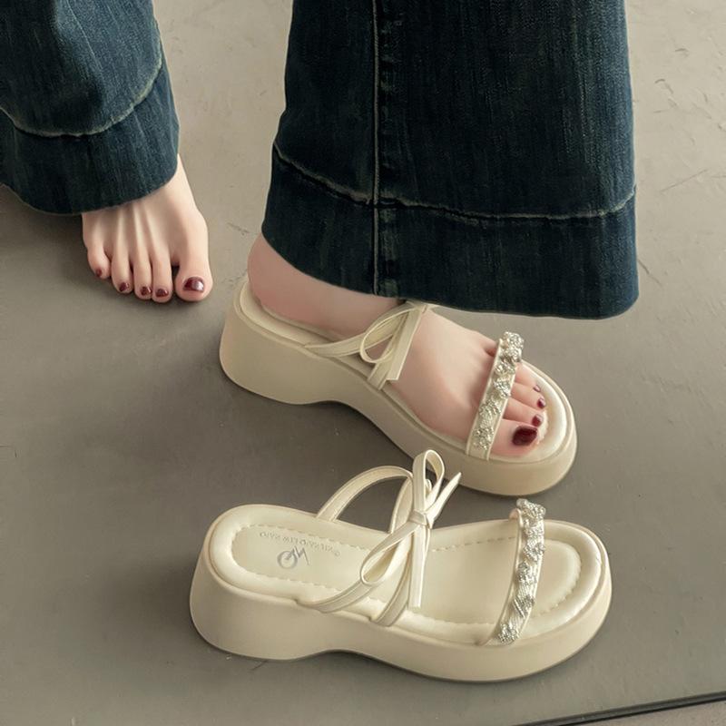 High sense fashion versatile slippers women's shoes summer new wear platform one-word drag casual beach shoes