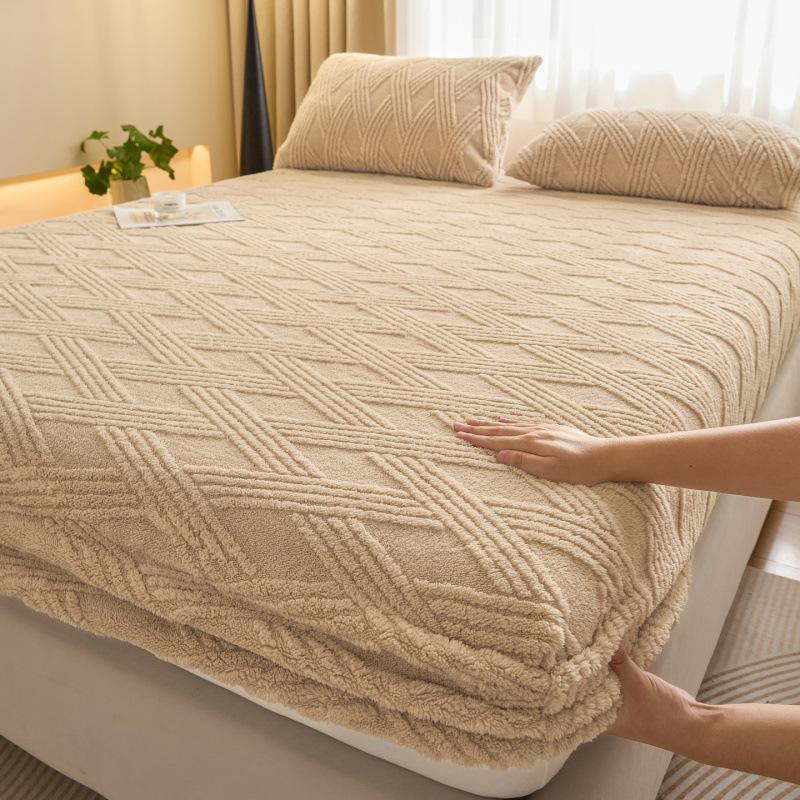 2025Winter Taffeta Fleece Bed Sheet Simple Single Piece Warm Coral Fleece Thickened Flannel Protector Non-Slip Bed Cover